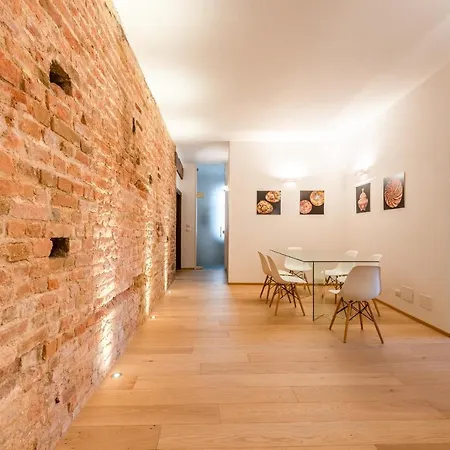 Casa Torre Sineo, Medieval Tower Daire Alba (Piedmont)