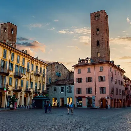 Casa Torre Sineo, Medieval Tower * Alba (Piedmont)